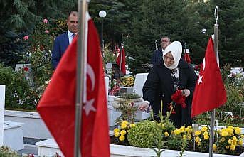 Bakan Selçuk'tan şehit ailelerine ziyaret