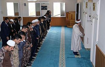 Diyanet İşleri Başkanı Erbaş, JÖH ve PÖH'lerle namaz kıldı