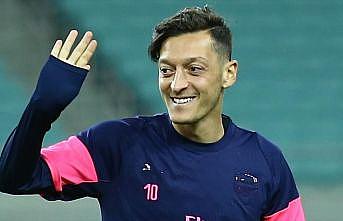 Mesut Özil'den şükür mesajı