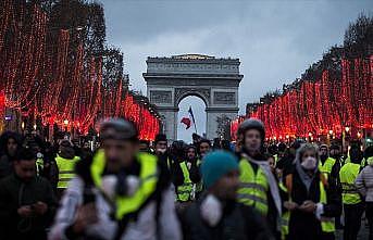 Macron'un açıklamaları 'sarı yelekliler'i yine memnun etmedi