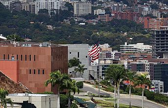 Venezuela'daki Amerikalı diplomatlar ülkelerine döndü