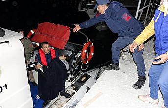 Çanakkale'de düzensiz göçmenleri taşıyan tekne battı: 4 ölü