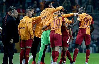 Galatasaray geri dönüşlerle şampiyonluk yarışında