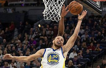 Warriors sahasında farklı kazandı