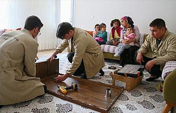 Mahallelinin tamir işleri öğrencilere emanet