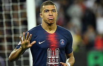 PSG, Mbappe'nin takımda kalacağını açıkladı