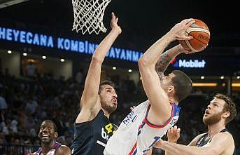 Anadolu Efes şampiyonluğa bir adım uzakta