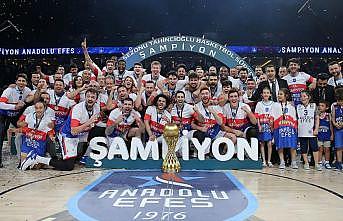 Anadolu Efes sezona damga vurdu