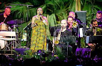 Dee Dee Bridgewater Antalya'da konser verdi