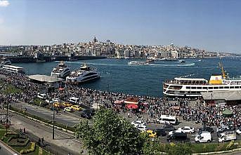 İstanbul'da vatandaşlar tarihi ve turistik mekanlarına akın etti