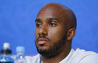 Everton Fabian Delph'i transfer etti