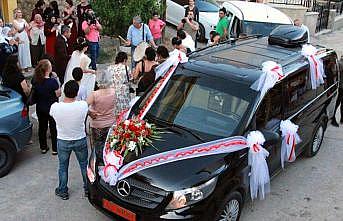 Valinin makam aracı şehit kardeşinin gelin arabası oldu