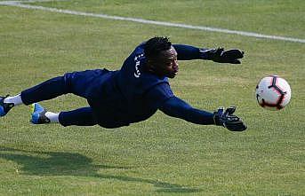 Fenerbahçe Kameni ile yollarını ayırdı