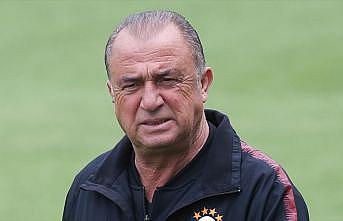 Fatih Terim'in cezası 3 maça düşürüldü