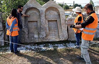 Romalılar acılarını şiirlerle mezar taşlarına kazımış