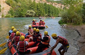 Tur firmaları kafilelerle Tunceli'ye yolcu taşıyor