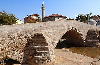 Selçukluların Ulu Irmak üzerindeki 'gerdanlıkları'