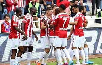 Sivasspor evinde farklı kazandı