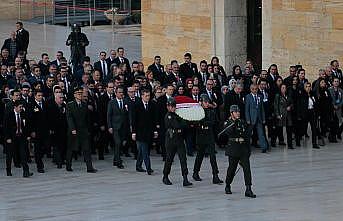 Bakan Selçuk ve öğretmenler Anıtkabir'i ziyaret etti