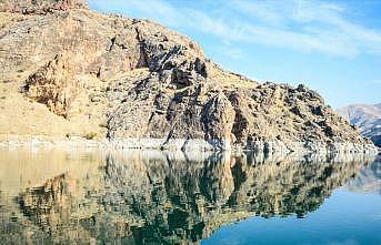 Fırat Nehri'nin 'saklı kanyonları' göz kamaştırıyor