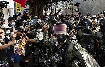 Hong Kong'da protestoların şiddete dönüşmesi endişe yaratıyor