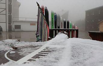 Kartalkaya'ya mevsimin ilk karı yağdı