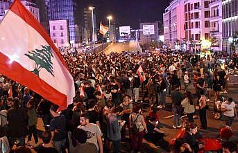 Lübnan'da öğrenciler ekonomik durumu protesto etti