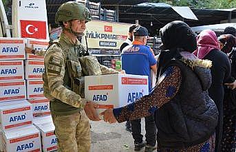 Terörden arındırılan Tel Abyad ve Rasulayn'a insani yardım