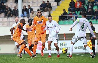 Alanyaspor son dakikada güldü