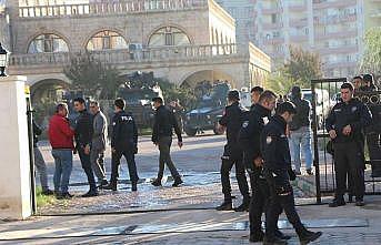 Görevden uzaklaştırılan HDP'li Kızıltepe Belediye Başkanı Yılmaz tutuklandı