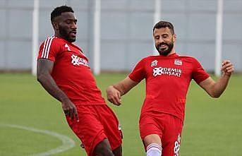 Lider Sivasspor'un istikrar abideleri Caner ve Appindangoye