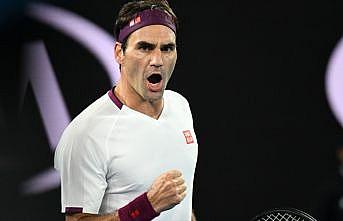 7 kez maç puanı çeviren Federer yarı finalde