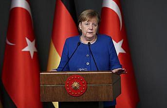 Almanya Başbakanı Merkel: İdlib'ten kaçanlar için maddi katkıya hazırız