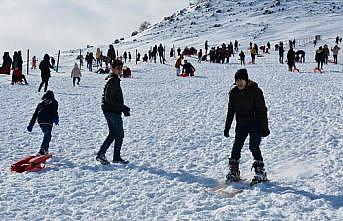 Karacadağ Kayak Merkezi'nde yarıyıl tatili yoğunluğu