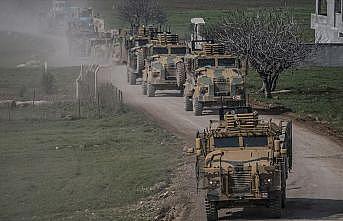 Komandolar vatandaşların okuduğu Fetih Suresi eşliğinde sınıra gitti