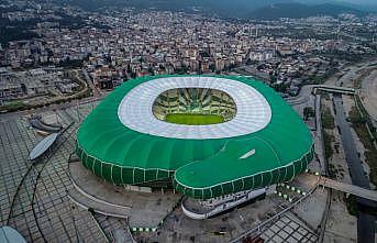 Bursaspor taraftarlarından çöp poşetleriyle 