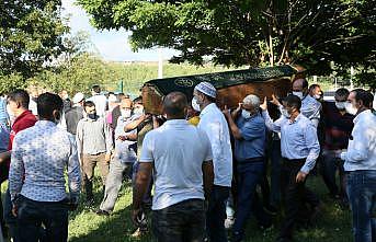 Kocaeli'de denizde boğulan iki kardeşin cenazeleri defnedildi