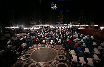 Ayasofya-i Kebir Cami-i Şerifi'ndeki sabah namazına yoğun ilgi