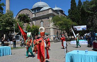 Balıkesir'de Ayasofya'nın ibadete açılması dolayısıyla lokma dağıtıldı