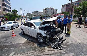 Bursa'daki trafik kazasında damat ve 3 kişi yaralandı