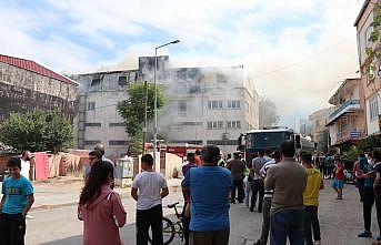 GÜNCELLEME - Bursa'da tekstil fabrikasındaki yangın kontrol altına alındı