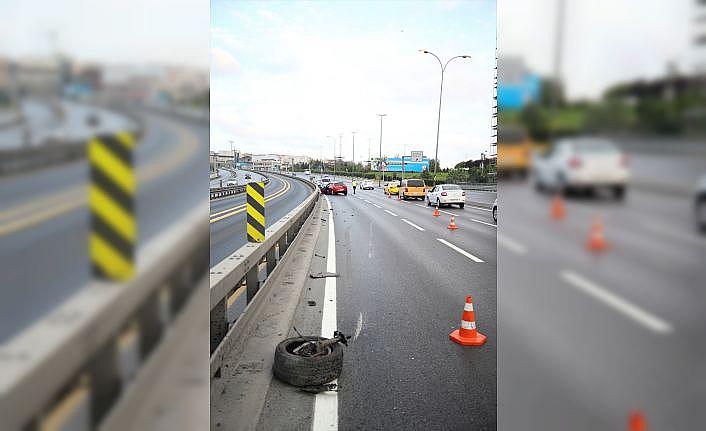 Küçükçekmece'deki trafik kazasında iki kişi yaralandı