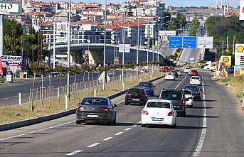 Tekirdağ-İstanbul kara yolunda tatil dönüşü yoğunluğu