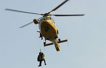 İnegöl'de kayalıklardan düşen kişi helikopterle kurtarıldı