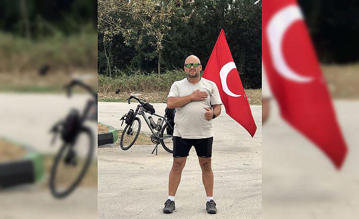 Türk tarihini ve kültürünü tanıtmak için pedal çeviriyor