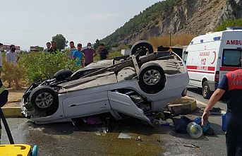 Devrilen otomobilin sürücüsü başka bir araçta yakalandı