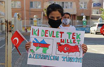 Öğrenciler resim ve şiirlerle Azerbaycan'a destek verdi