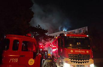 Kocaeli'de süt ürünleri imalatı yapılan fabrikada çıkan yangın söndürüldü