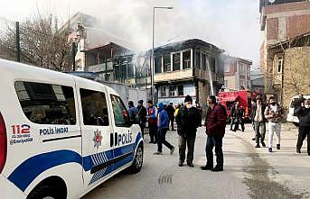 Bursa'da metruk binada çıkan yangın söndürüldü