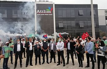 Bursa'da işten çıkarılmalara  meşaleli protesto